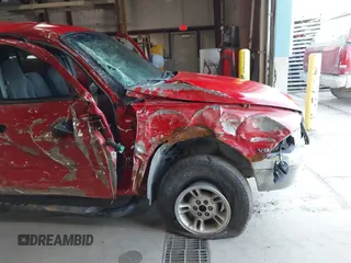 2000 Dodge Dakota Sport z VIN 1B7GG2AN5YS793828, wystawiony jako IAAI lot #41955863 z przebiegiem 267 861 mil mil oraz . Historia ofert i sprzedaży dostępna na DreamBid. Obrazek 6.