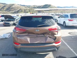 2016 Hyundai Tucson SE with VIN KM8J23A47GU166435, listed as a IAAI auction lot 41952751 with 66,785 mi miles. Bid and sale history available at carsss.com. Image 15.