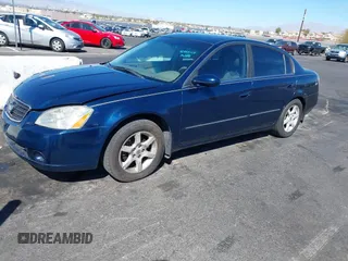 2005 Nissan Altima 2.5 S with VIN 1N4AL11D25C366699, listed as a IAAI auction lot 41889759 with 196,201 mi miles. Bid and sale history available at carsss.com. Image 2.