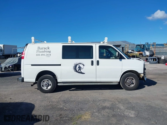 2017 GMC Savana Cargo z VIN 1GTW7AFF8H1911075, wystawiony jako IAAI lot #41038863 z przebiegiem 93 959 mil mil oraz . Historia ofert i sprzedaży dostępna na DreamBid. Obrazek 13.