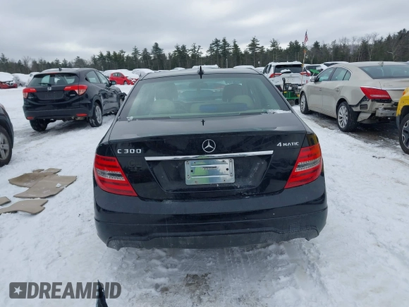 2013 Mercedes-Benz C 300 Sport z VIN WDDGF8AB2DG124530, wystawiony jako IAAI lot #41553508 z przebiegiem 110 654 mil mil oraz . Historia ofert i sprzedaży dostępna na DreamBid. Obrazek 16.