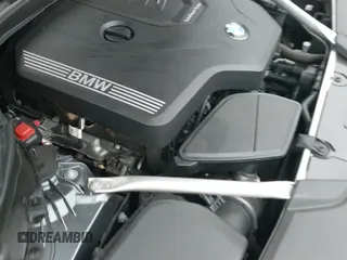 2021 BMW 5 Series 530i xDrive z VIN WBA13BJ05MWX32274, wystawiony jako IAAI lot #41903090 z przebiegiem 43 729 mil mil oraz . Historia ofert i sprzedaży dostępna na DreamBid. Obrazek 19.