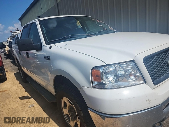 2006 Ford F-150 XLT z VIN 1FTRW14W86KB70923, wystawiony jako IAAI lot #42852626 z przebiegiem 126 037 mil mil oraz . Historia ofert i sprzedaży dostępna na DreamBid. Obrazek 12.