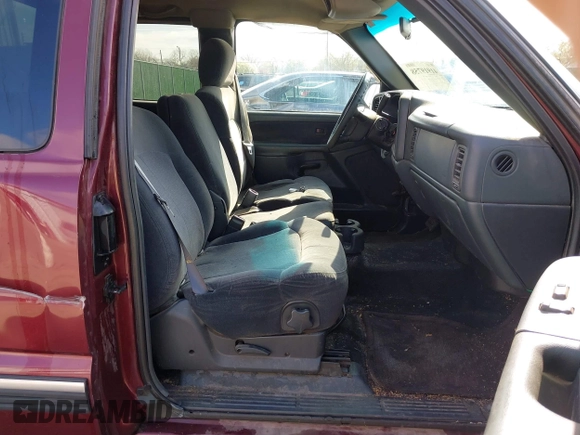 2001 Chevrolet Silverado 1500 LS with VIN 2GCEC19T311199096, listed as a IAAI auction lot 41919758 with 130,632 mi miles. Bid and sale history available at carsss.com. Image 5.