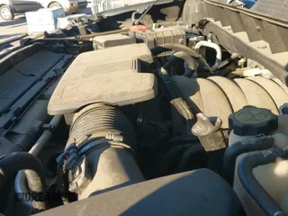 2019 Chevrolet Silverado 1500 RST z VIN 3GCPWDED6KG125339, wystawiony jako IAAI lot #41825093 z przebiegiem 110 500 mil mil oraz . Historia ofert i sprzedaży dostępna na DreamBid. Obrazek 19.