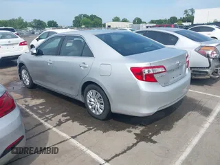 2012 Toyota Camry L z VIN 4T4BF1FK2CR191702, wystawiony jako IAAI lot #42258628 z przebiegiem 170 198 mil mil oraz . Historia ofert i sprzedaży dostępna na DreamBid. Obrazek 3.