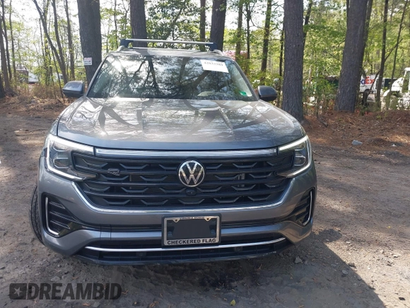2025 Volkswagen Atlas SEL Premium R-Line with VIN 1V2FR2CA0SC522921, listed as a IAAI auction lot 42033389 with 5,342 mi miles and . Bid and sale history available at DreamBid. Image 12.