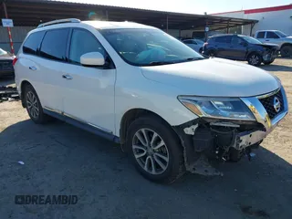 2013 Nissan Pathfinder S with VIN 5N1AR2MM9DC671220, listed as a IAAI auction lot 41419316 with 110,266 mi miles. Bid and sale history available at carsss.com. Image 1.