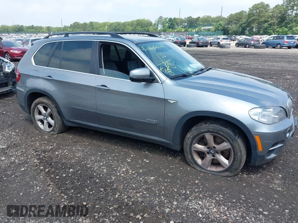 2013 BMW X5 xDrive50i with VIN 5UXZV8C58D0C16717, listed as a IAAI auction lot 42627144 with 165,724 mi miles and . Bid and sale history available at DreamBid. Image 1.