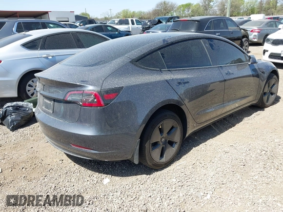 2023 Tesla Model 3 z VIN 5YJ3E1EA2PF569644, wystawiony jako IAAI lot #41831560 z przebiegiem 30 903 mil mil oraz . Historia ofert i sprzedaży dostępna na DreamBid. Obrazek 4.