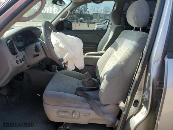 2006 Toyota Sequoia SR5 with VIN 5TDZT34A26S271148, listed as a Copart auction lot 44025255 with 186,363 mi miles and Salvage Title. Bid and sale history available at carsss.com. Image 7.