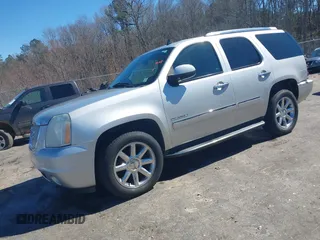 2010 GMC Yukon Denali z VIN 1GKUKEEFXAR208118, wystawiony jako IAAI lot #41618086 z przebiegiem 190 851 mil mil oraz . Historia ofert i sprzedaży dostępna na DreamBid. Obrazek 18.