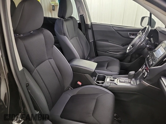 2023 Subaru Forester Premium z VIN JF2SKAEC6PH468002, wystawiony jako IAAI lot #42547222 z przebiegiem 73 121 mil mil oraz . Historia ofert i sprzedaży dostępna na DreamBid. Obrazek 5.