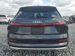 2019 Audi e-tron Premium Plus z VIN WA1LAAGE8KB024694, wystawiony jako Copart lot #54429195 z przebiegiem 46 534 mil mil oraz Szkoda całkowita • Salvage title. Historia ofert i sprzedaży dostępna na DreamBid. Obrazek 6.