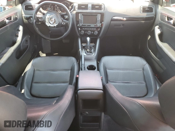2017 Volkswagen Jetta SEL with VIN 3VWL17AJ9HM222858, listed as a Copart auction lot 61247685 with 86,819 mi miles and Salvage title. Bid and sale history available at DreamBid. Image 8.