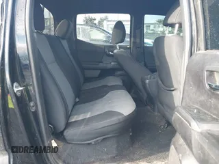 2020 Toyota Tacoma SR5 z VIN 5TFCZ5AN9LX216032, wystawiony jako IAAI lot #41448197 z przebiegiem 128 581 mil mil oraz . Historia ofert i sprzedaży dostępna na DreamBid. Obrazek 8.