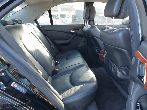 2006 Mercedes-Benz S-Class 3.7L with VIN WDBNF67JX6A473072, listed as a IAAI auction lot 41495486 with 161,762 mi miles. Bid and sale history available at carsss.com. Image 8.