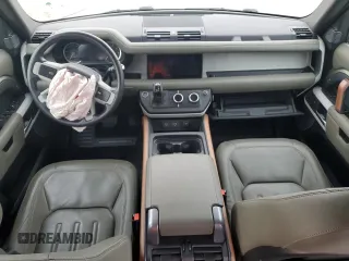 2020 Land Rover Defender z VIN SALEK7EX0L2015467, wystawiony jako Copart lot #84467294 z przebiegiem 10 132 mil mil oraz Szkoda całkowita • Salvage title. Historia ofert i sprzedaży dostępna na DreamBid. Obrazek 8.