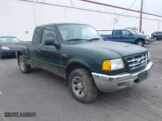 2001 Ford Ranger XLT Appearance with VIN 1FTYR14E81PA62212, listed as a IAAI auction lot 42011801 with 183,002 mi miles. Bid and sale history available at carsss.com. Image 1.