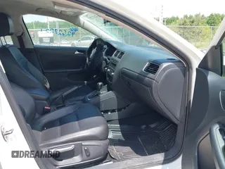 2014 Volkswagen Jetta SE с VIN 3VWD17AJ0EM416579, выставлен на аукционе IAAI как лот 42627221 с пробегом 134 850 миль миль и . История ставок и продаж доступна на DreamBid. Изображение 5.