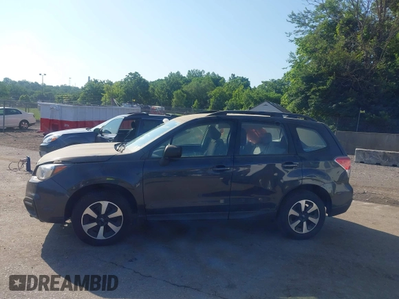 2018 Subaru Forester z VIN JF2SJABC6JH422894, wystawiony jako IAAI lot #42548743 z przebiegiem 66 628 mil mil oraz . Historia ofert i sprzedaży dostępna na DreamBid. Obrazek 14.