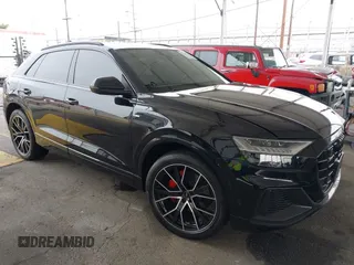 2021 Audi Q8 Premium Plus z VIN WA1EVAF1XMD033688, wystawiony jako IAAI lot #42153256 z przebiegiem 41 701 mil mil oraz . Historia ofert i sprzedaży dostępna na DreamBid. Obrazek 1.