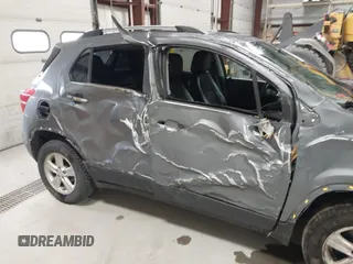 2019 Chevrolet Trax LT with VIN KL7CJPSB8KB937572, listed as a IAAI auction lot 42032722 with 103,132 mi miles. Bid and sale history available at carsss.com. Image 18.