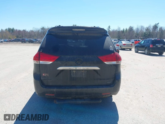 2011 Toyota Sienna XLE with VIN 5TDDK3DC8BS011975, listed as a IAAI auction lot 42112522 with 124,251 mi miles. Bid and sale history available at carsss.com. Image 16.
