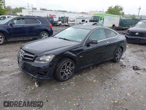 2014 Mercedes-Benz C 250 z VIN WDDGJ4HB0EG289247, wystawiony jako IAAI lot #42365526 z przebiegiem 75 420 mil mil oraz . Historia ofert i sprzedaży dostępna na DreamBid. Obrazek 17.