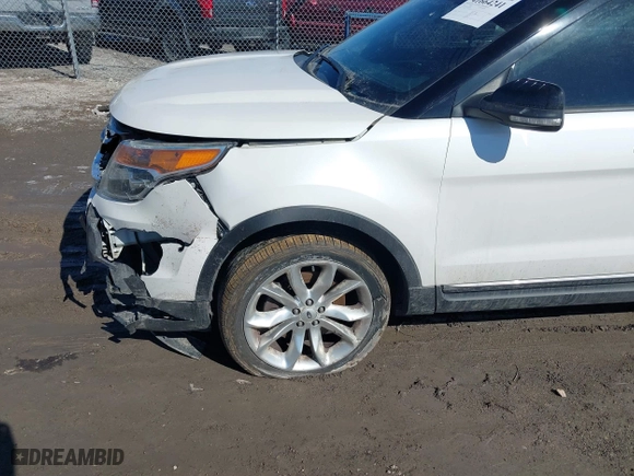 2014 Ford Explorer XLT with VIN 1FM5K8D89EGA68175, listed as a IAAI auction lot 41664241 with 1 mi miles. Bid and sale history available at carsss.com. Image 6.