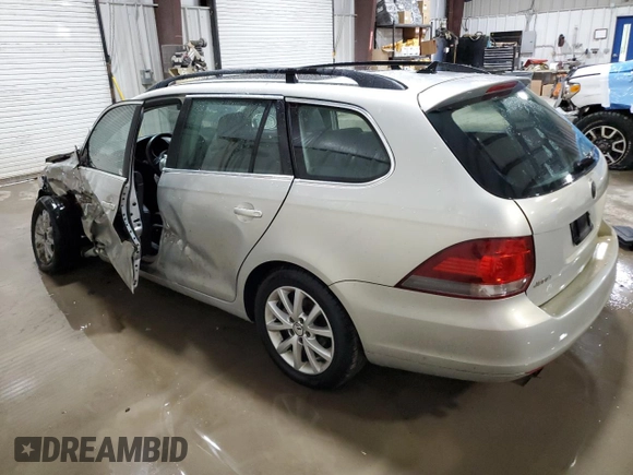 2010 Volkswagen Jetta SportWagen SE with VIN 3VWTZ7AJ8AM613773, listed as a Copart auction lot 43980685 with 0 mi miles and Salvage Title. Bid and sale history available at carsss.com. Image 2.