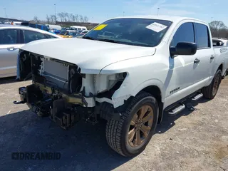 2024 Nissan Titan Pro-4X with VIN 1N6AA1EDXRN113731, listed as a IAAI auction lot 41821782 with 986 mi miles and . Bid and sale history available at DreamBid. Image 18.
