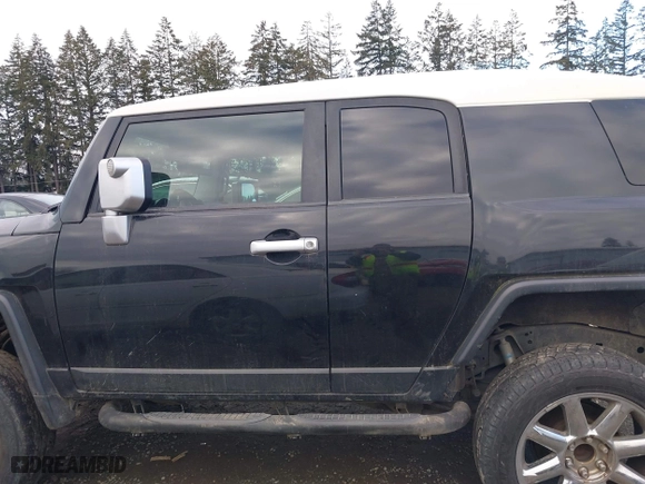 2008 Toyota FJ Cruiser with VIN JTEBU11F780104062, listed as a IAAI auction lot 41010076 with 220,975 mi miles. Bid and sale history available at carsss.com. Image 14.