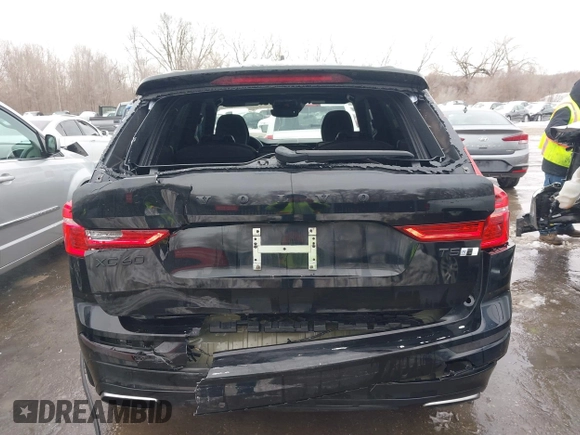 2019 Volvo XC60 R-Design with VIN LYV102RM9KB297622, listed as a IAAI auction lot 41582805 with 66,334 mi miles. Bid and sale history available at carsss.com. Image 6.