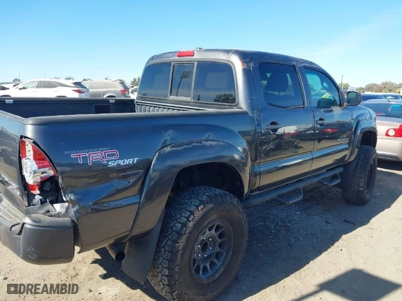 2010 Toyota Tacoma PreRunner with VIN 3TMJU4GNXAM100347, listed as a IAAI auction lot 41382997 with NaN miles. Bid and sale history available at carsss.com. Image 18.