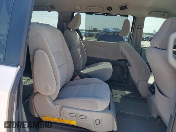 2019 Toyota Sienna LE Auto Access Seat with VIN 5TDKZ3DC4KS993734, listed as a Copart auction lot 53458405 with 6,957 mi miles and Salvage Title. Bid and sale history available at DreamBid. Image 11.