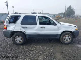 2007 Ford Escape XLS with VIN 1FMYU02Z17KB52415, listed as a IAAI auction lot 40797438 with 231,595 mi miles. Bid and sale history available at carsss.com. Image 12.