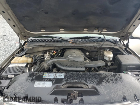 2003 Chevrolet Suburban LT with VIN 3GNEC16Z13G215015, listed as a Copart auction lot 71533544 with 430,252 mi miles and Salvage Title. Bid and sale history available at carsss.com. Image 13.