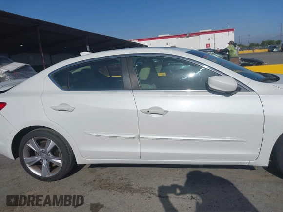 2013 Acura ILX Technology z VIN 19VDE1F73DE018446, wystawiony jako IAAI lot #42486503 z przebiegiem 76 249 mil mil oraz . Historia ofert i sprzedaży dostępna na DreamBid. Obrazek 13.