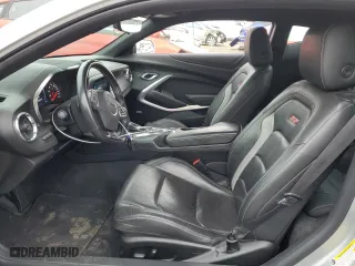 2019 Chevrolet Camaro 2SS with VIN 1G1FH1R75K0121319, listed as a Copart auction lot 43817715 with 32,851 mi miles and Salvage Title. Bid and sale history available at carsss.com. Image 7.