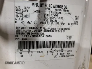 2010 Ford F-250 XL z VIN 1FTSX2B59AEA18879, wystawiony jako Copart lot #55855695 z przebiegiem 139 494 mil mil oraz Tytuł czysty. Historia ofert i sprzedaży dostępna na DreamBid. Obrazek 12.