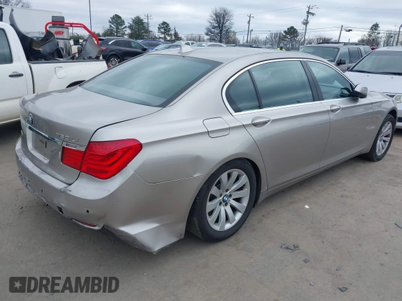 2011 BMW 7 Series 750Li xDrive with VIN WBAKC8C53BC432280, listed as a IAAI auction lot 41520006 with 114,135 mi miles. Bid and sale history available at carsss.com. Image 4.