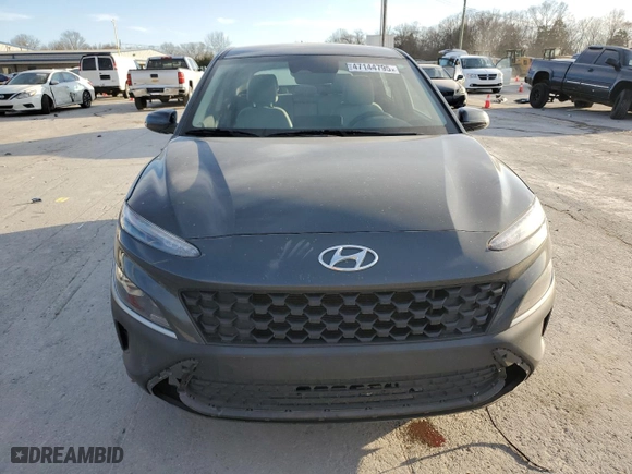 2022 Hyundai Kona SE with VIN KM8K22AB2NU848410, listed as a Copart auction lot 47144795 with 30,944 mi miles and Salvage Title. Bid and sale history available at carsss.com. Image 5.