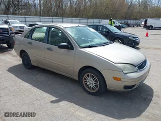 2007 Ford Focus S with VIN 1FAFP34N17W103292, listed as a IAAI auction lot 42093567 with 126,183 mi miles. Bid and sale history available at carsss.com. Image 1.