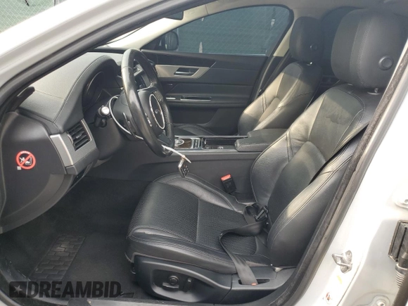 2016 Jaguar XF 35t Prestige with VIN SAJBE4BV6GCY13475, listed as a Copart auction lot 68236854 with 85,026 mi miles and Salvage Title. Bid and sale history available at carsss.com. Image 7.