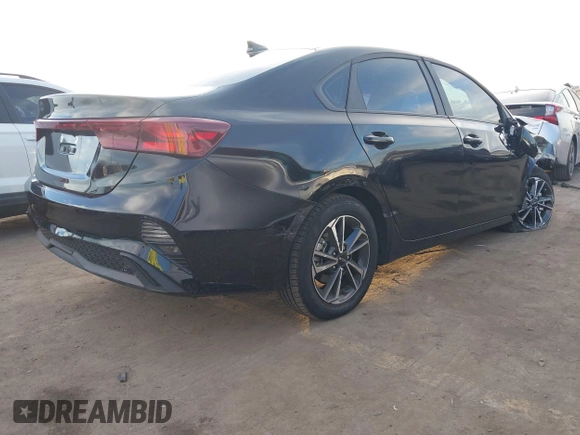 2024 Kia Forte LXS with VIN 3KPF24AD0RE801500, listed as a IAAI auction lot 41233301 with 4,925 mi miles. Bid and sale history available at carsss.com. Image 4.