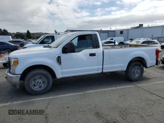 2017 Ford F-250 XL с VIN 1FTBF2A62HEE26437, выставлен на аукционе Copart как лот 49865535 с пробегом 172 494 миль миль и Списание • Salvage title. История ставок и продаж доступна на DreamBid. Изображение 1.