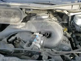 2019 Ford Transit z VIN 1FTYR3XM6KKB78599, wystawiony jako Copart lot #49303705 z przebiegiem 83 607 mil mil oraz Szkoda całkowita • Salvage title. Historia ofert i sprzedaży dostępna na DreamBid. Obrazek 13.