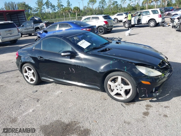 2008 Mercedes-Benz SLK-Class 3.5L with VIN WDBWK56F38F186671, listed as a IAAI auction lot 41530919 with 115,567 mi miles. Bid and sale history available at carsss.com. Image 13.