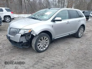 2011 Lincoln MKX with VIN 2LMDJ8JK3BBJ25346, listed as a IAAI auction lot 41716040 with 172,790 mi miles. Bid and sale history available at carsss.com. Image 2.